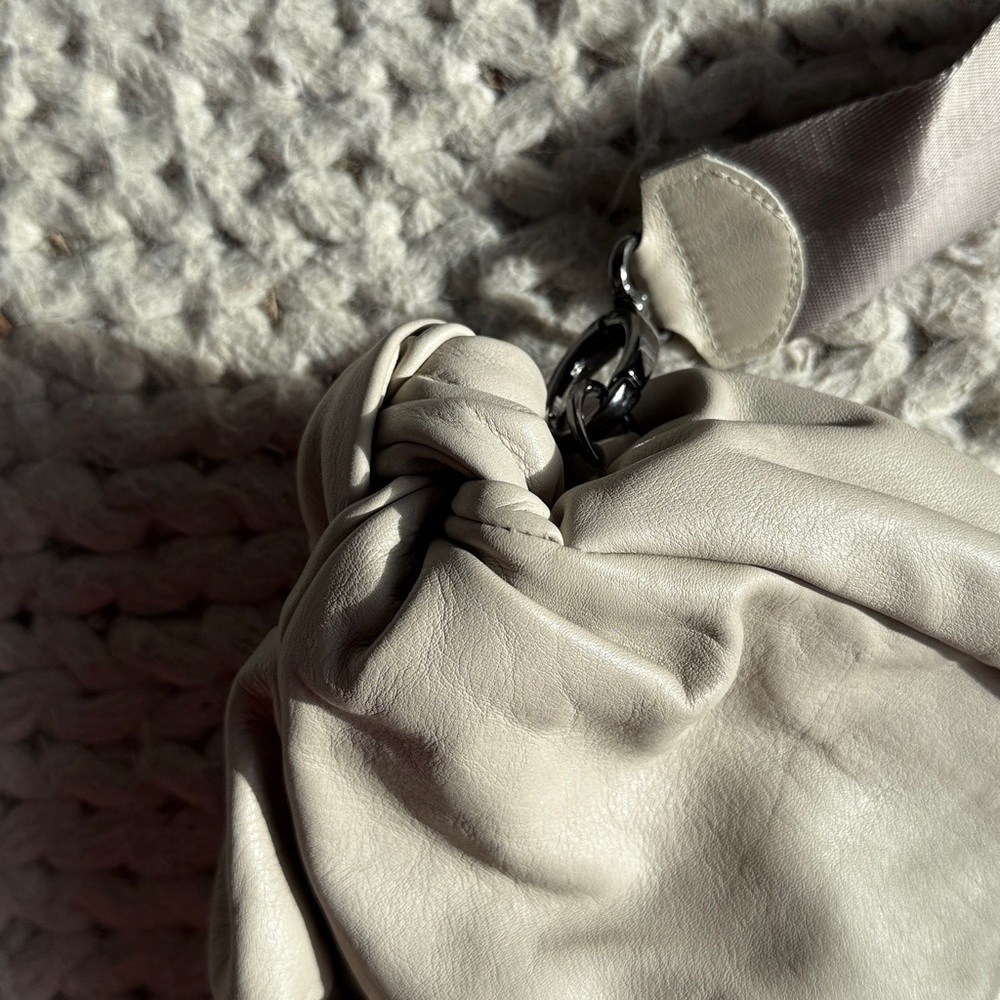 Elegant Cream Crossbody Bag - Picture 2 of 6
